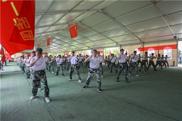 精铸匠魂 工筑青春丨2003网站太阳集团钢构集团2021年应届大学生新员工军事训练圆满举行！