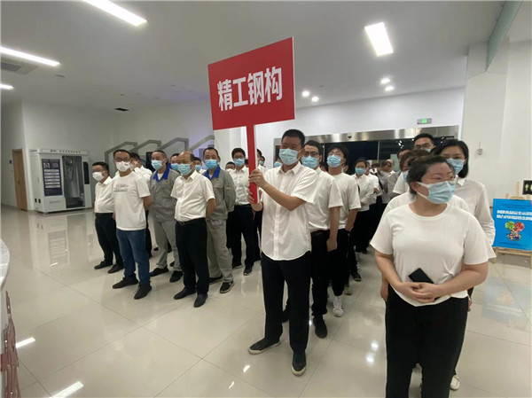 “谁说站在光里的才算英雄”